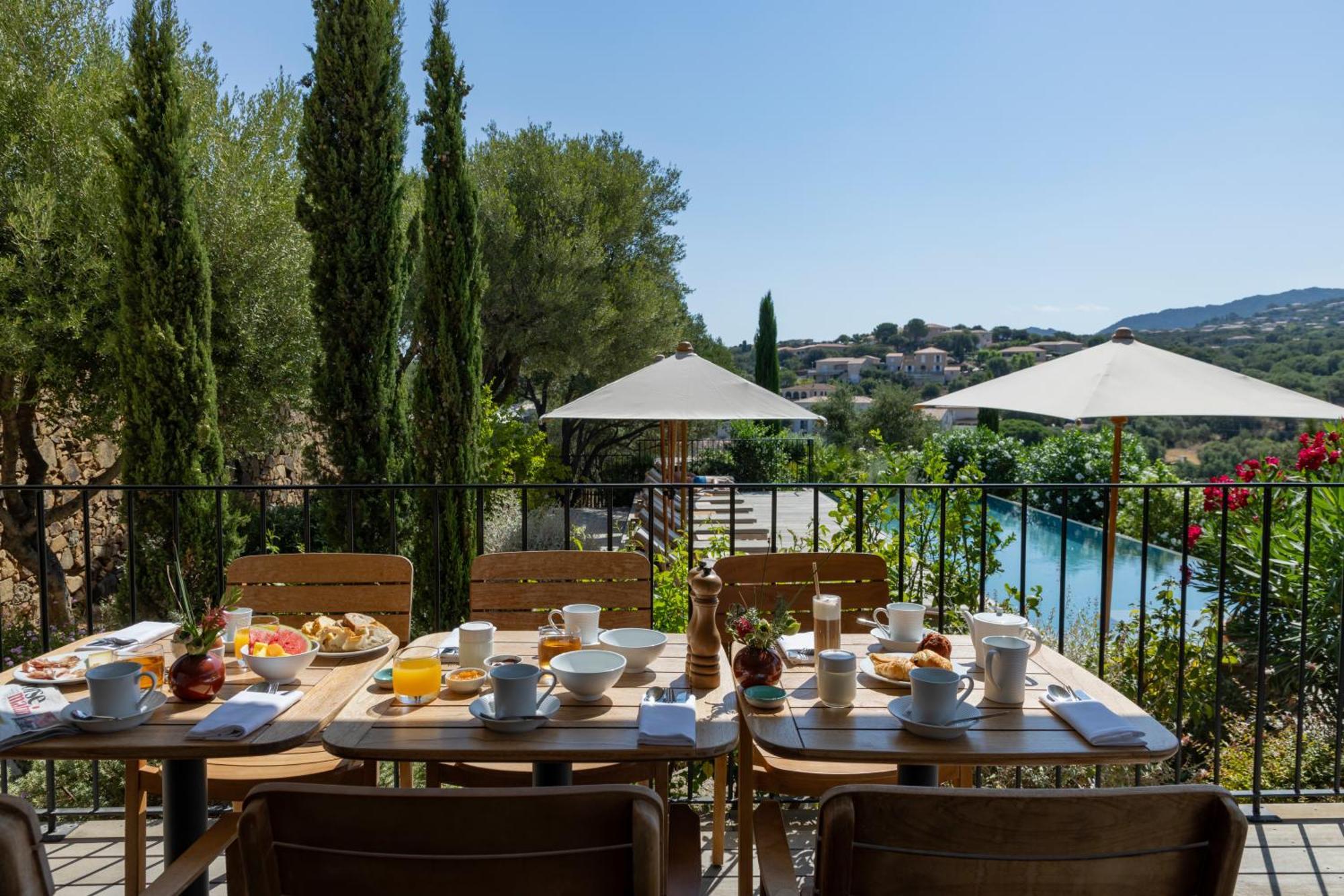Hotel Restaurant Villa Josephine LʼÎle-Rousse Exteriör bild